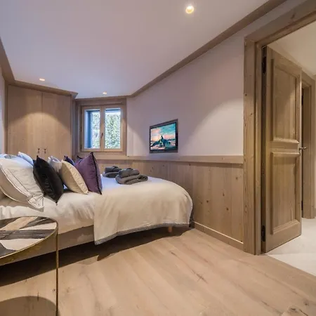 Unique Chalet In Courchevel, Swimming Pool And Massage Included Holiday home
