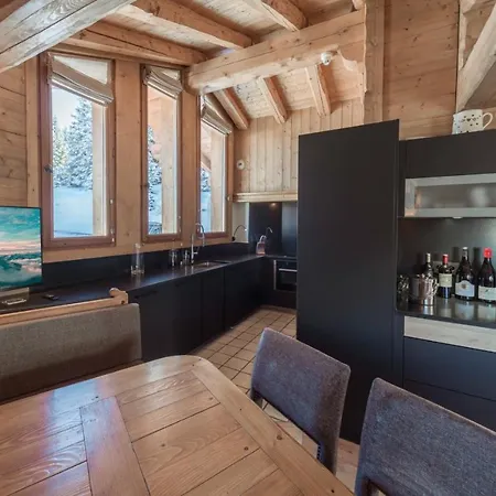 Unique Chalet In Courchevel, Swimming Pool And Massage Included Holiday home